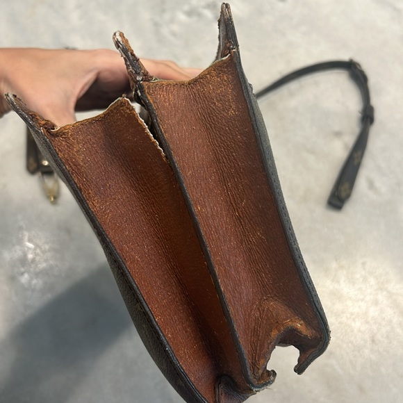 Louis Vuitton - Picture 5 of 16